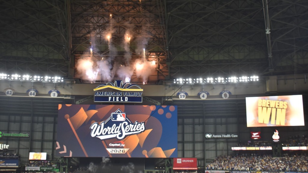 Thrilled Brewers fans cheer team to victory in Game 1 of World Series — BizTimes Milwaukee, Frisco Sports news