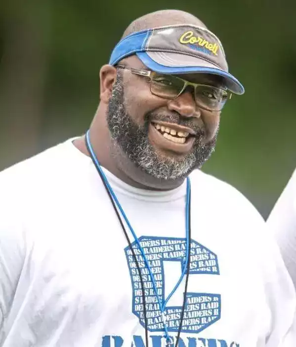 High school football coach dies after medical emergency at game — WESH 2 Orlando, Frisco Health news