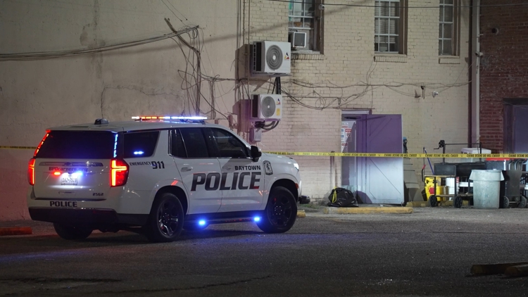 Man airlifted after shooting behind Baytown bar; suspect remains at large, police say — KHOU 11 (Houston), Frisco Community news